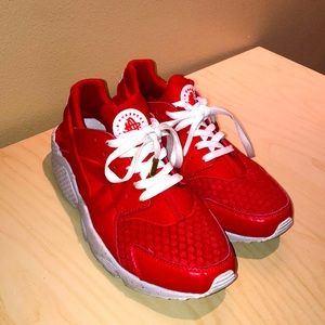 Nike air red and white huraches